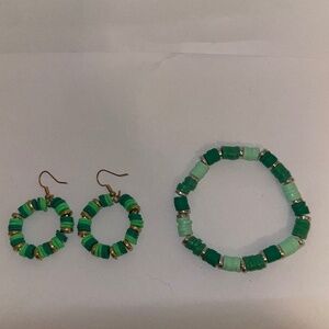 Green and gold jewelry set